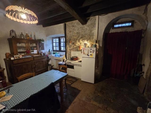 Maison 65m² + Ecurie + Grange et Hangar sur 22 588m²