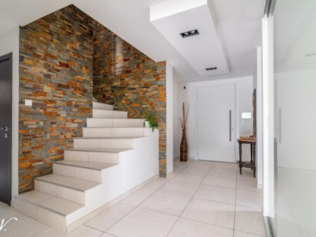 Maison avec piscine et terrasse
