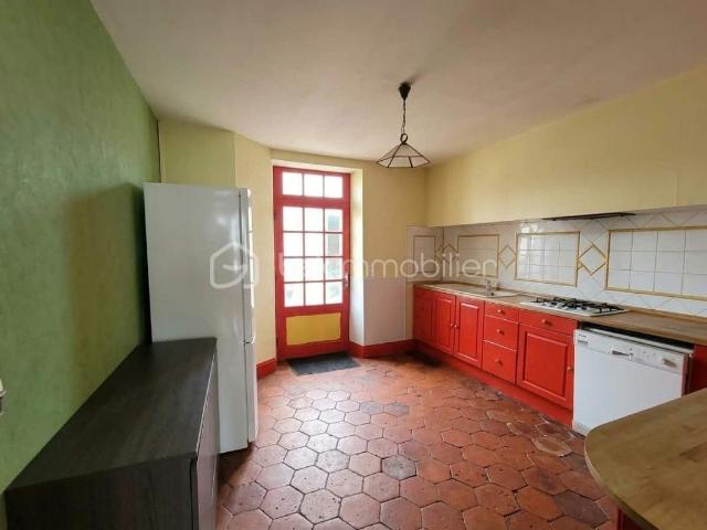 Maison 6 chambres avec jardin et dépendances
