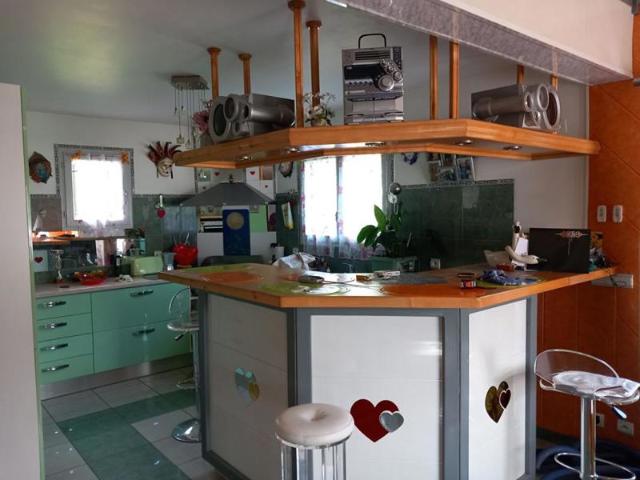 Maison 6 pièce s 179 m2