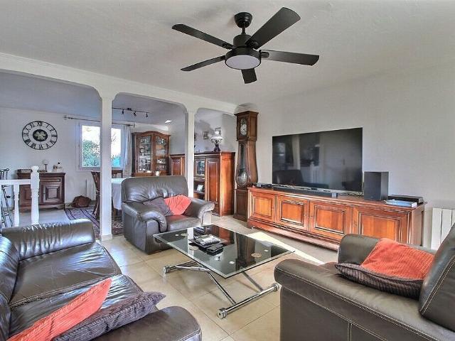 Maison 6 pièce s 125.99 m2 Le Muy 126m² Le Muy