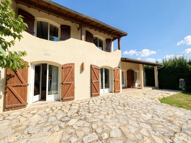 Maison 6 pièces 3 020 m²