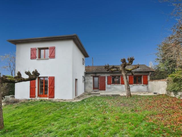Maison 6 pièces 3 ou 4 chambres 107 m² garage
