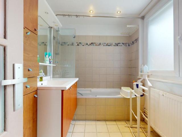 Maison 6 pièces, 100 m² à louer à Lille 59000