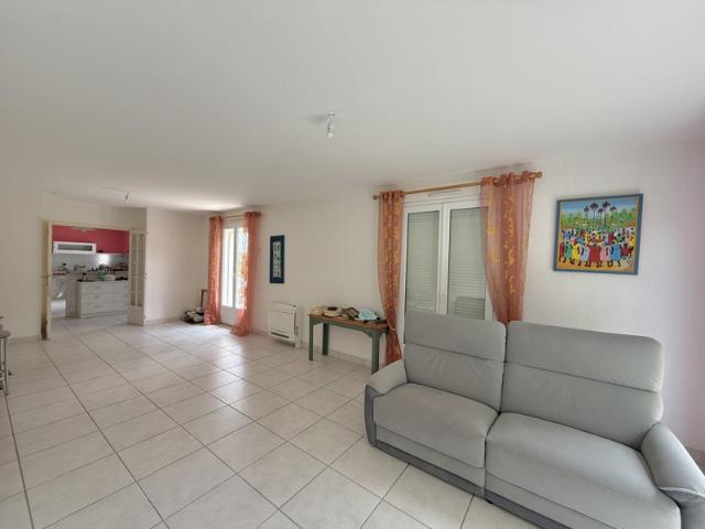 MAISON 6 PIECES 117 M2 VERETZ