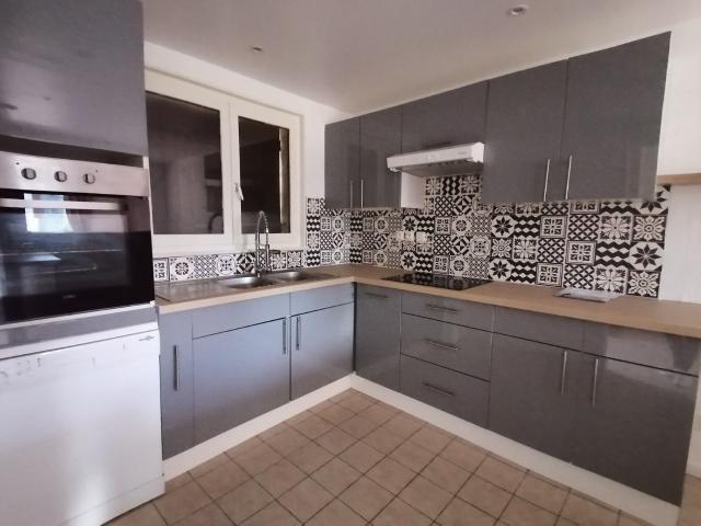 Maison 6 pièces, 110 m² à louer à Chassieu 69680