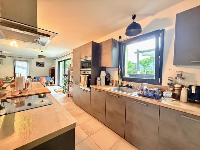 Maison 6 pièces, 113 m² à louer à Puymoyen 16400