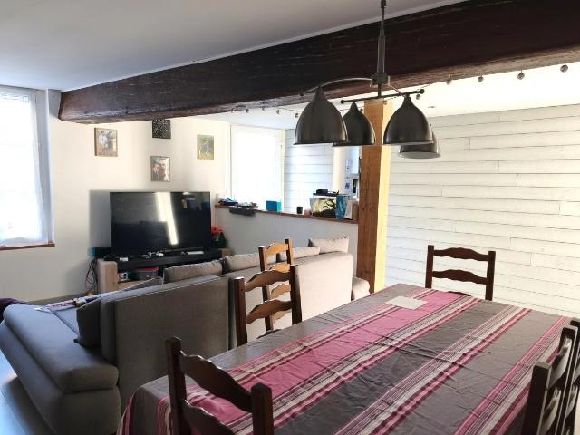MAISON 6 PIECES 125 m2, PROCHE COMMERCE