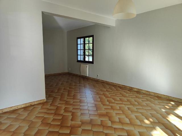 Maison 6 pièces, 127 m² à louer à Manduel 30129