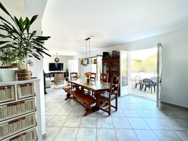 Maison 6 pièces 128 m² avec double garage et jardin