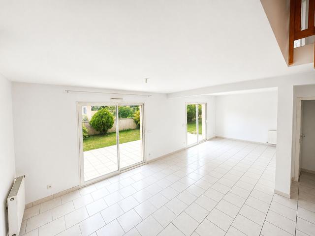 Maison 6 pièces, 120 m² à louer à Lescar 64230