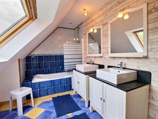 Maison 6 pièces, 121 m² à louer à Le Bono 56400