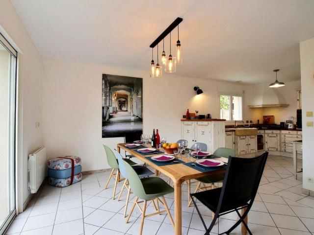 Maison 6 pièces, 121 m² à louer à Le Bono 56400