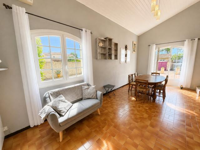 Maison 6 pièces 121m2 sur 450 m2 avec piscine