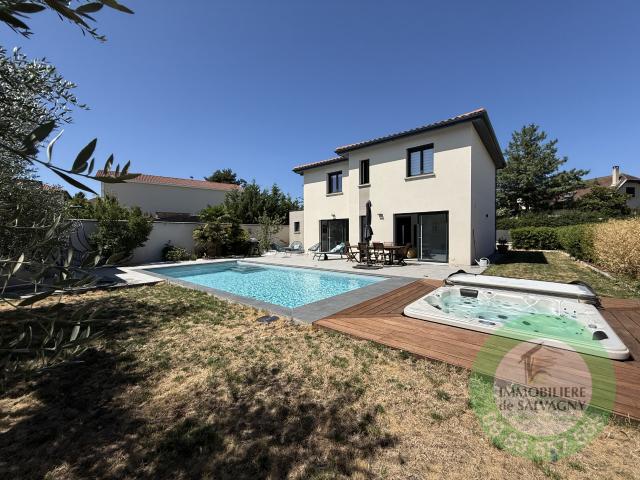 Maison 6 pièces 122 m²