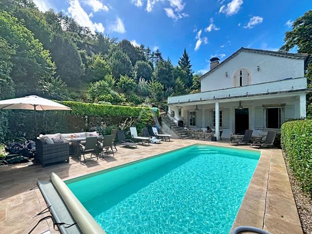 Maison 6 pièces 135 m²