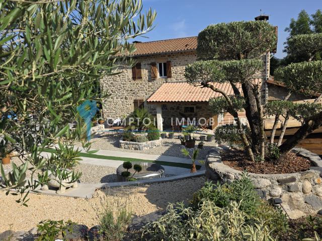 Maison 6 pièces 136 m²