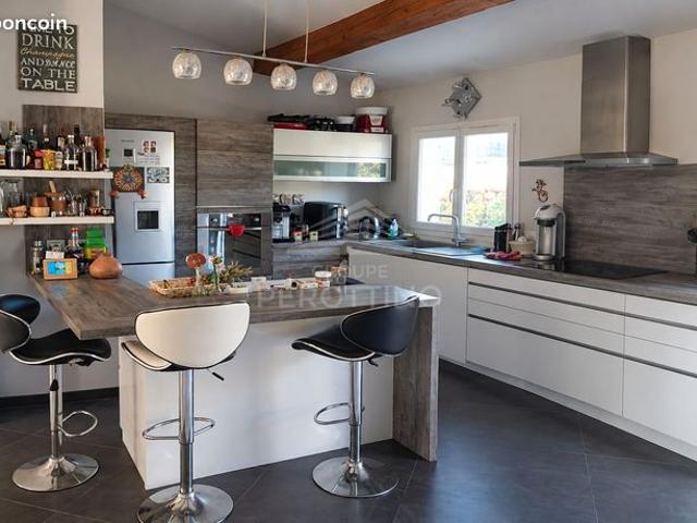Maison 6 pièces 137 m²