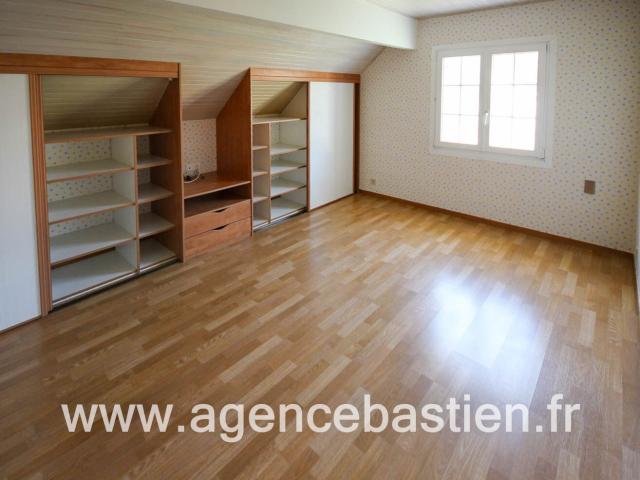 Maison 6 pièces, 133 m² à louer à Sauverny 01220