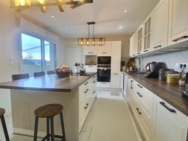 Maison 6 pièces 145 m²