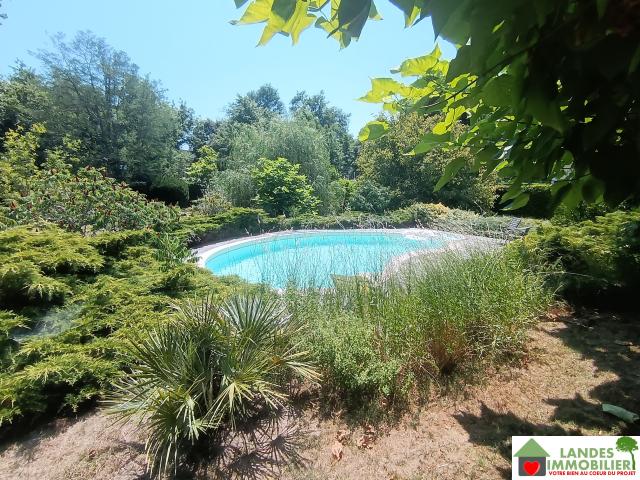 Maison 6 pièces 144 m2 sur 2311 m2 de terrain avec piscine