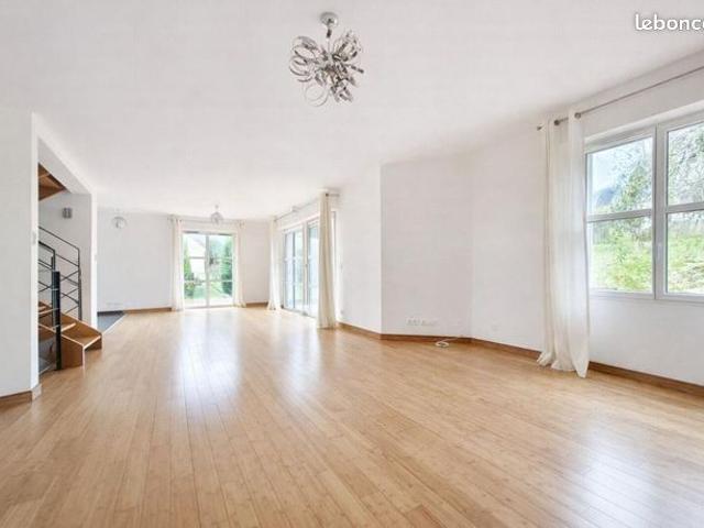 Maison 6 pièces 146 m²