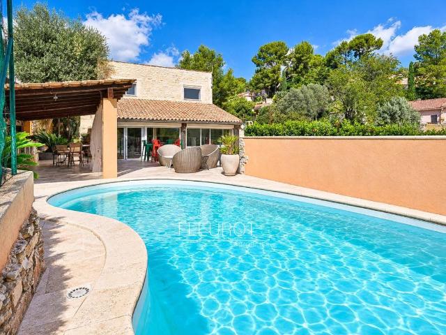Maison 6 pièces 140 m²