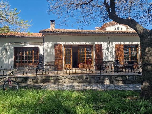 Maison 6 pièces 140 m²