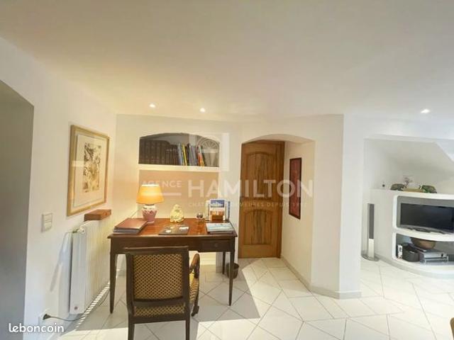 Maison 6 pièces 140 m²