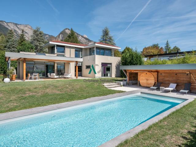 Maison 6 pièces 140 m²