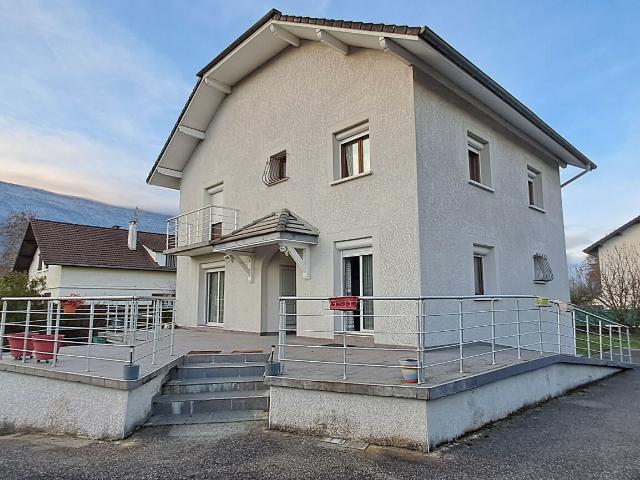 Maison 6 pièces 195 m²