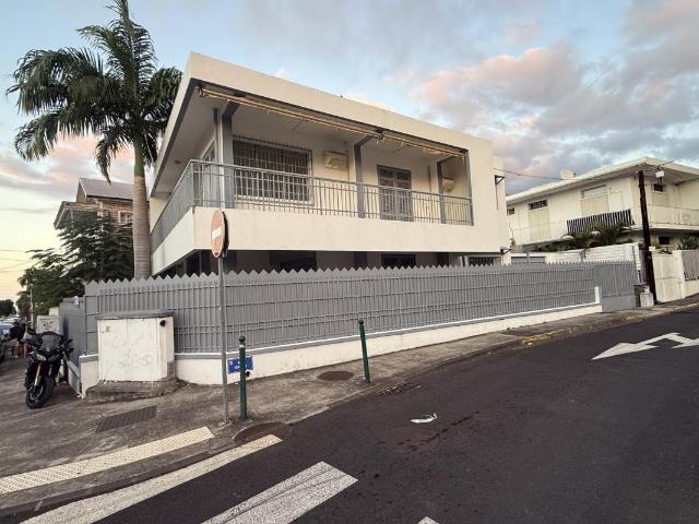 Maison 6 pièces, 140 m² à louer à Saint Denis 97400