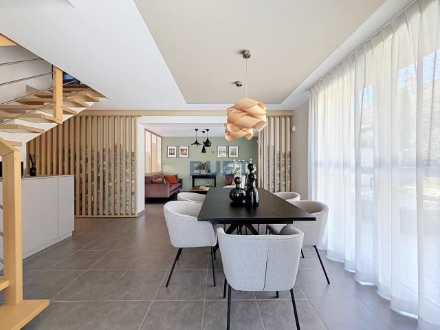 Maison 6 pièces 141 m²