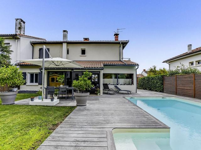 Maison 6 pièces 141 m²