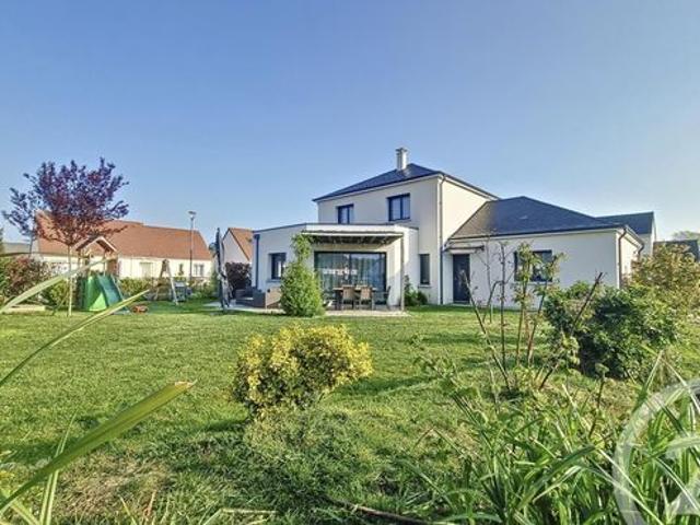 Maison 6 pièces, 141 m² à louer à Jouy le Potier 45370