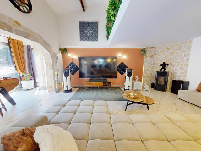 Maison 6 pièces 143 m²