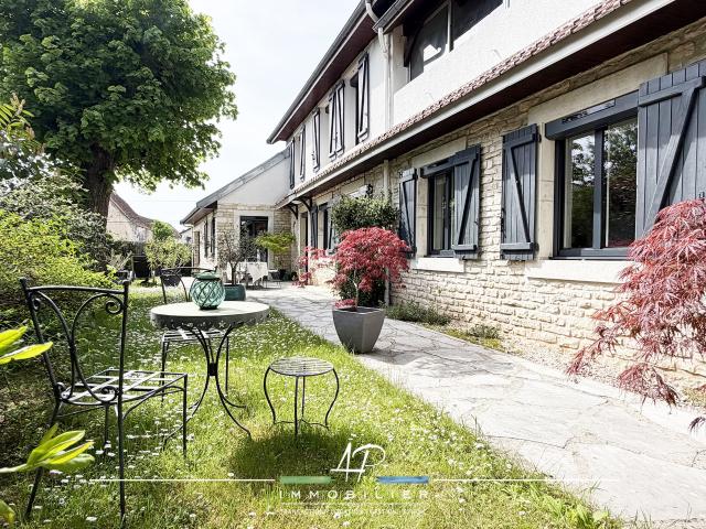 Maison 6 pièces 155 m²
