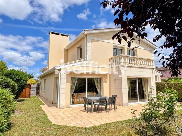 Maison 6 pièces 157 m²