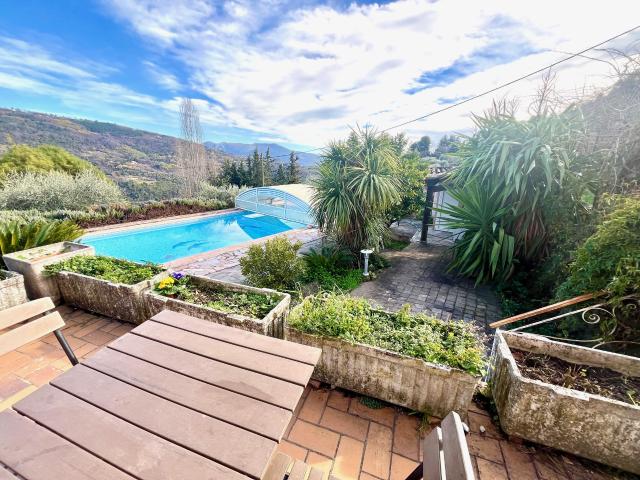 Maison 6 pièces 158 m²