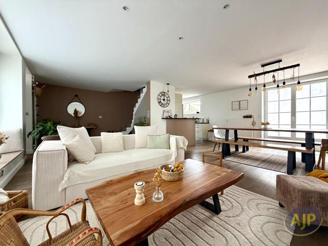 Maison 6 pièces 158 m²