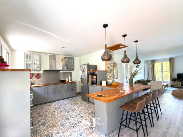 Maison 6 pièces 159 m²