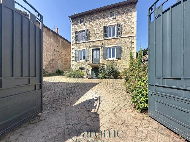 Maison 6 pièces 150 m²