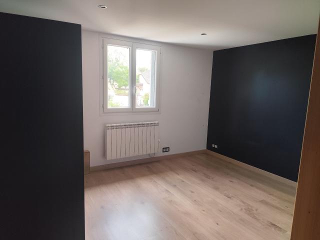 Maison 6 pièces, 178 m² à louer à Sauzet 46140