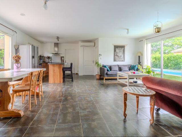 Maison 6 pièces 150 m² avec piscine à Créon