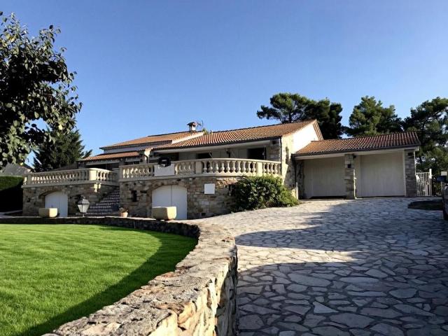 Maison 6 pièces 151 m²