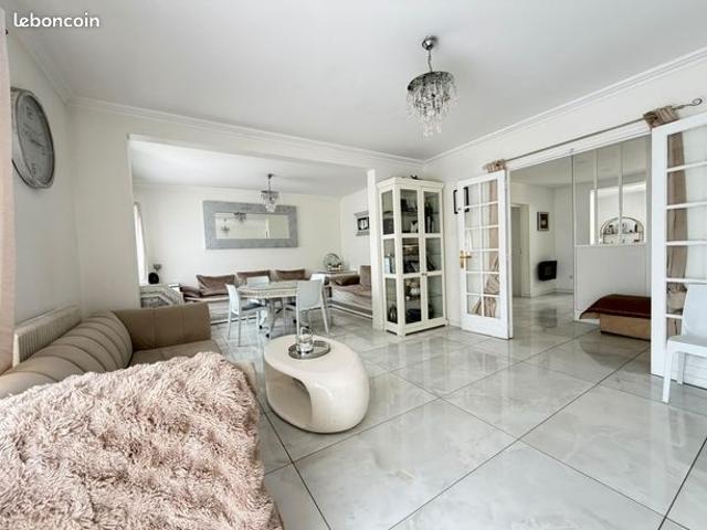 Maison 6 pièces 151 m²