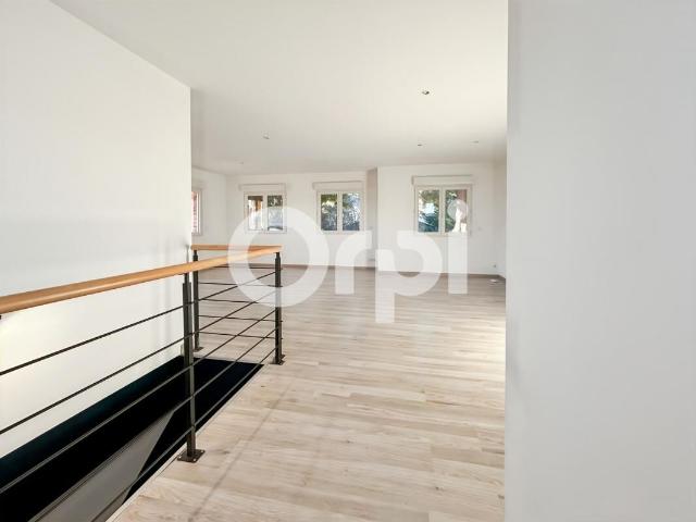 Maison 6 pièces, 164 m² à louer à Cournonsec 34660