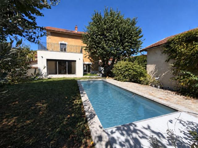 Maison 6 pièces 165 m²