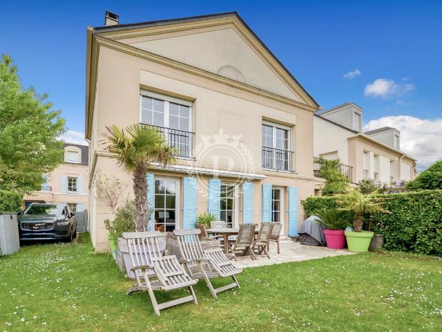 Maison 6 pièces 165 m²