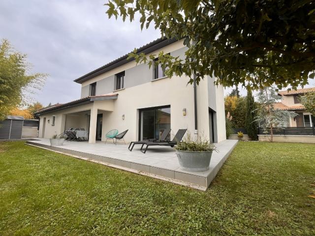 Maison 6 pièces 165 m²